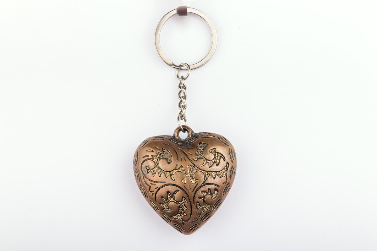 Metal keychain product